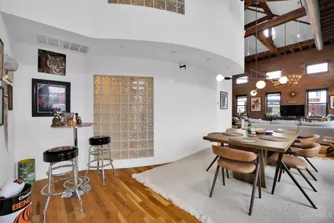Dining - 404 Reading Rd, Cincinnati, OH 45202 photo 3 of 4