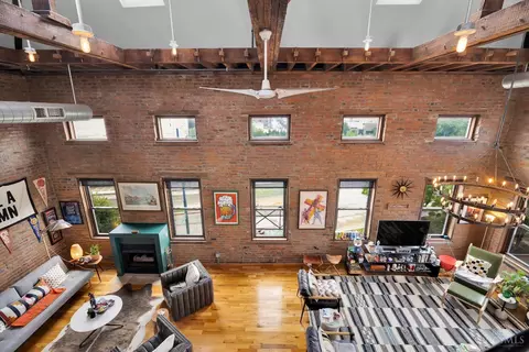 Living - 404 Reading Rd, Cincinnati, OH 45202 photo 8 of 9
