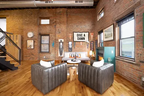 Living - 404 Reading Rd, Cincinnati, OH 45202 photo 2 of 9