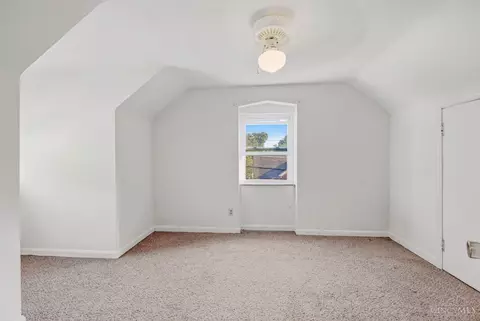 Bedroom - 5601 Lester Rd, Cincinnati, OH 45213 photo 6 of 9