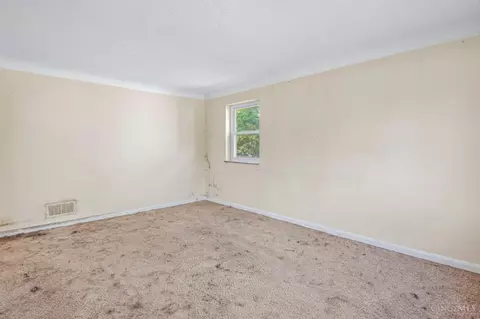 Bedroom - 5601 Lester Rd, Cincinnati, OH 45213 photo 1 of 9