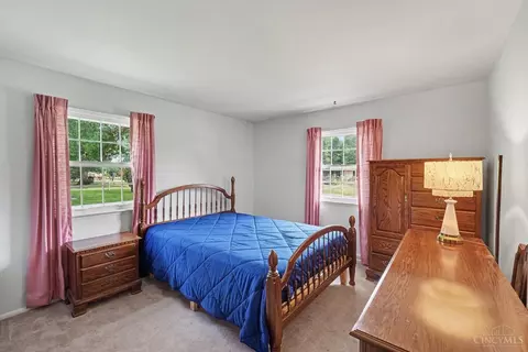 Bedroom - 9811 Lorelei Dr, Cincinnati, OH 45231 photo 2 of 3