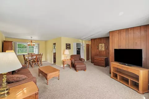 Living - 9811 Lorelei Dr, Cincinnati, OH 45231 photo 2 of 2