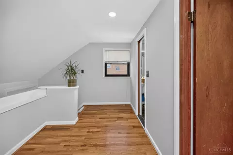 Entry Way - 6747 Plainfield Rd, Cincinnati, OH 45236 photo 4 of 7