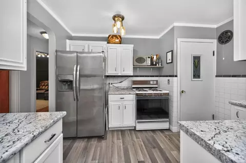 Kitchen - 6747 Plainfield Rd, Cincinnati, OH 45236 photo 3 of 5