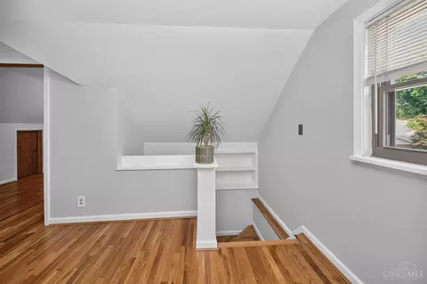 Entry Way - 6747 Plainfield Rd, Cincinnati, OH 45236 photo 5 of 7