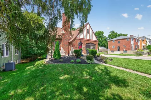 Exterior - 6747 Plainfield Rd, Cincinnati, OH 45236 photo 3 of 7