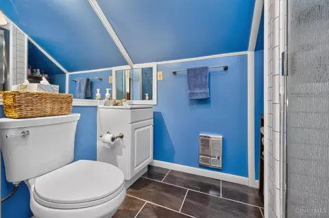Bath - 6747 Plainfield Rd, Cincinnati, OH 45236 photo 4 of 5