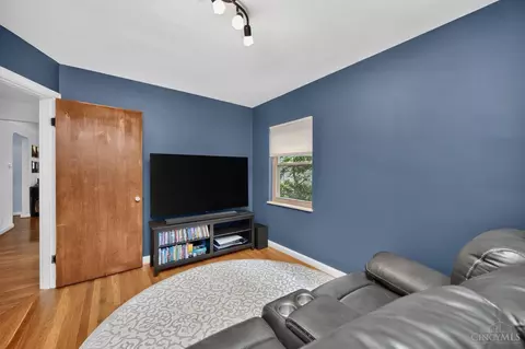 Bedroom - 6747 Plainfield Rd, Cincinnati, OH 45236 photo 1 of 7