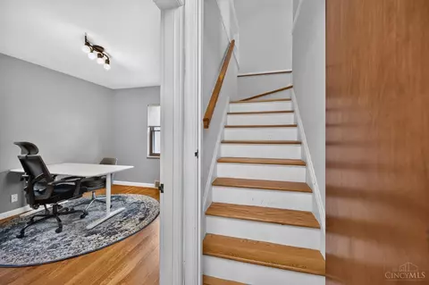 Entry Way - 6747 Plainfield Rd, Cincinnati, OH 45236 photo 3 of 7