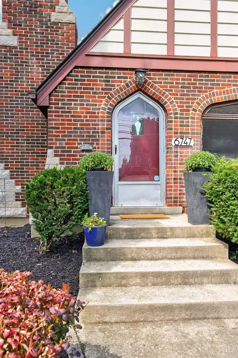 Exterior - 6747 Plainfield Rd, Cincinnati, OH 45236 photo 4 of 7