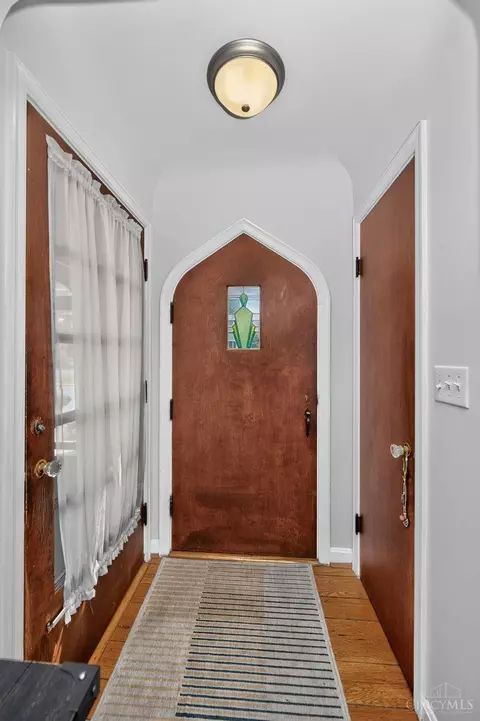 Entry Way - 6747 Plainfield Rd, Cincinnati, OH 45236 photo 1 of 7