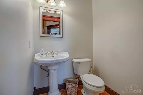 Bath - 4962 Thomas Rd, Trenton, OH 45067 photo 1 of 4
