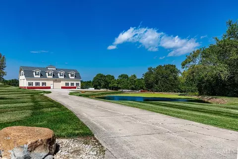 Exterior - 4962 Thomas Rd, Trenton, OH 45067 photo 2 of 13