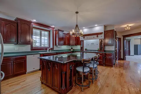 Kitchen - 4962 Thomas Rd, Trenton, OH 45067 photo 2 of 4