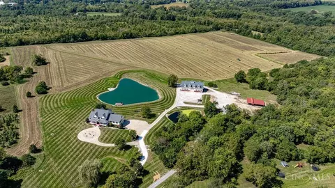 4962 Thomas Rd, Trenton, OH 45067