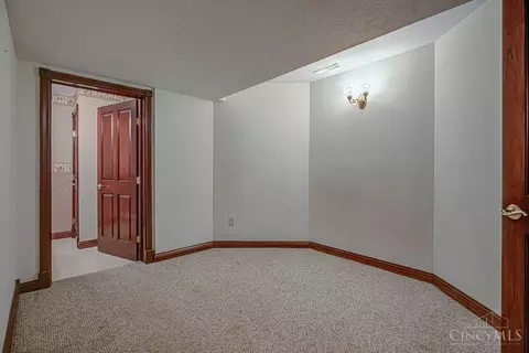 Bedroom - 4962 Thomas Rd, Trenton, OH 45067 photo 6 of 8