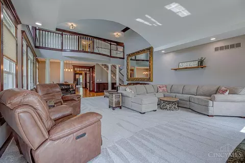 Living - 4962 Thomas Rd, Trenton, OH 45067 photo 2 of 6