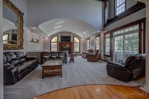 Living - 4962 Thomas Rd, Trenton, OH 45067 photo 1 of 6