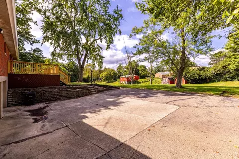 Exterior - 5741 Nickview Dr, Cincinnati, OH 45247 photo 5 of 9