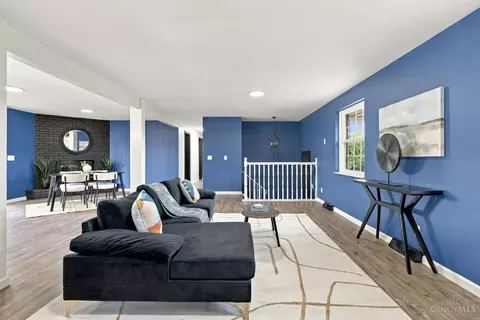 Living - 5741 Nickview Dr, Cincinnati, OH 45247 photo 4 of 5