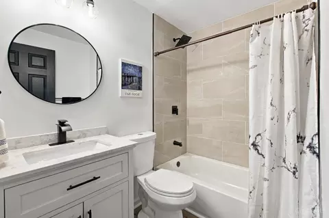 Bath - 5741 Nickview Dr, Cincinnati, OH 45247 photo 2 of 2