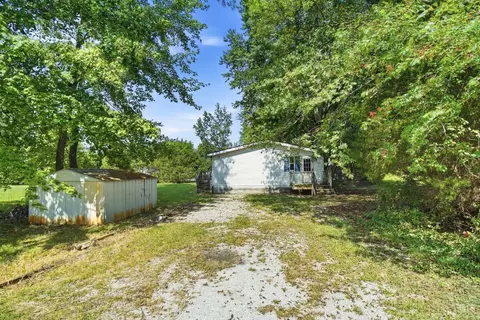 Exterior - 1921 Amiott Ln, Mount Orab, OH 45154 photo 5 of 12