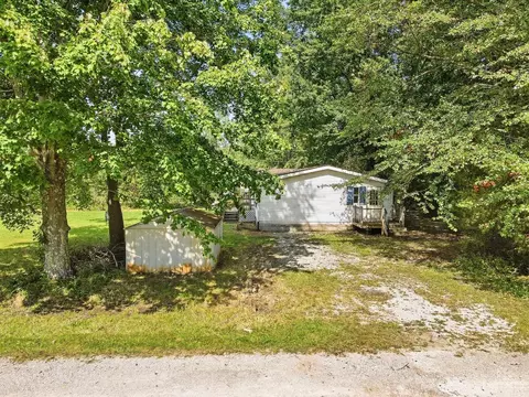 Exterior - 1921 Amiott Ln, Mount Orab, OH 45154 photo 3 of 12