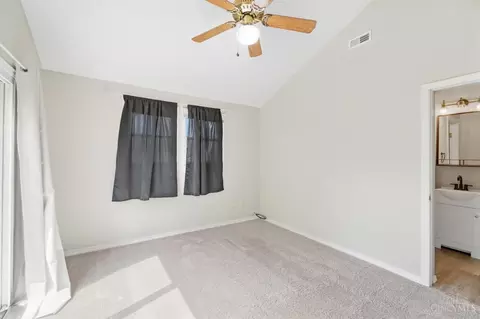 Bedroom - 2665 Roosevelt Ave, Cincinnati, OH 45231 photo 3 of 4