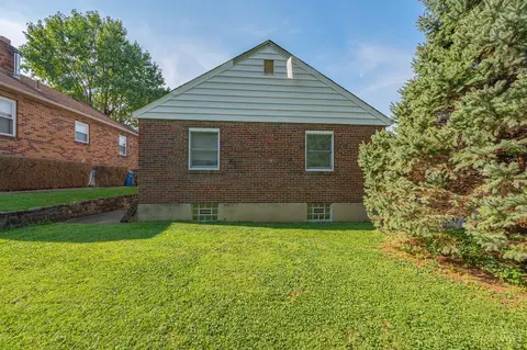 Exterior - 204 Mechanic St, Reading, OH 45215 photo 4 of 5