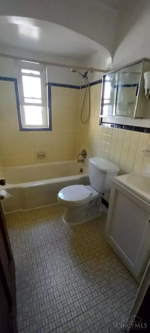 Bath - 1808 Losantiville Ave, Cincinnati, OH 45237 photo 2 of 2
