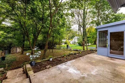 Exterior - 2845 Dunaway Ave, Cincinnati, OH 45211 photo 5 of 8