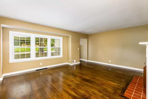 Living - 2845 Dunaway Ave, Cincinnati, OH 45211 photo 3 of 4