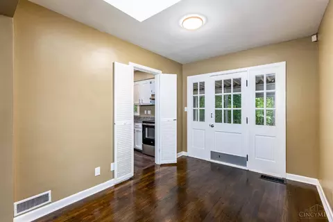 Entry Way - 2845 Dunaway Ave, Cincinnati, OH 45211 photo 1 of 1