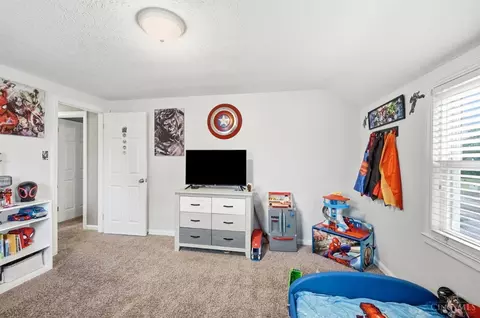 Bedroom - 809 Eaton Ave, Hamilton, OH 45013 photo 6 of 6