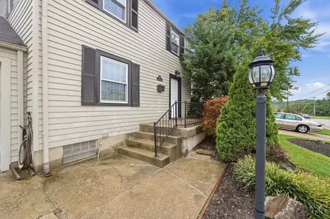 Exterior - 809 Eaton Ave, Hamilton, OH 45013 photo 3 of 9