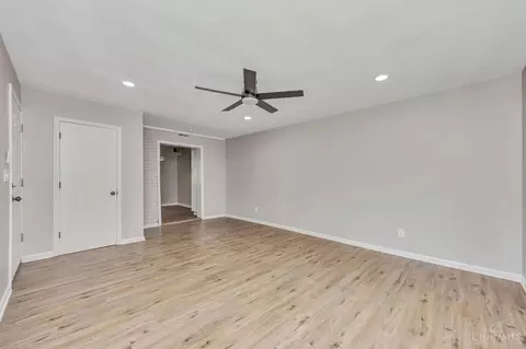 Living - 5452 Ehrling Rd, Cincinnati, OH 45227 photo 6 of 8