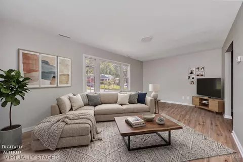 Living - 5452 Ehrling Rd, Cincinnati, OH 45227 photo 3 of 8