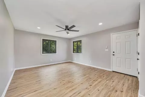 Living - 5452 Ehrling Rd, Cincinnati, OH 45227 photo 5 of 8
