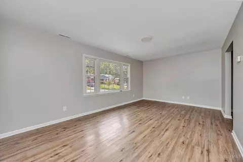 Living - 5452 Ehrling Rd, Cincinnati, OH 45227 photo 2 of 8