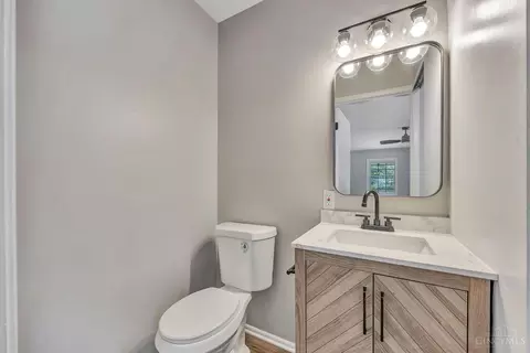 Bath - 5452 Ehrling Rd, Cincinnati, OH 45227 photo 2 of 3