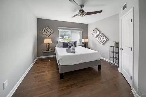 Bedroom - 2201 Reading Rd, Cincinnati, OH 45202 photo 4 of 13
