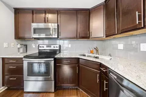 Kitchen - 2201 Reading Rd, Cincinnati, OH 45202 photo 10 of 12