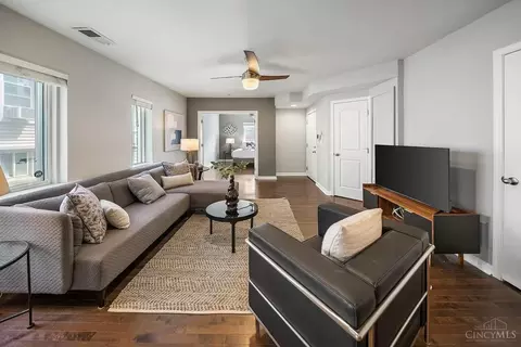 Living - 2201 Reading Rd, Cincinnati, OH 45202 photo 4 of 7