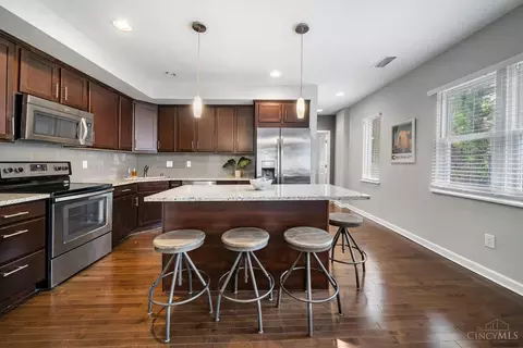 Kitchen - 2201 Reading Rd, Cincinnati, OH 45202 photo 9 of 12