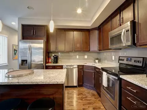 Kitchen - 2201 Reading Rd, Cincinnati, OH 45202 photo 6 of 12