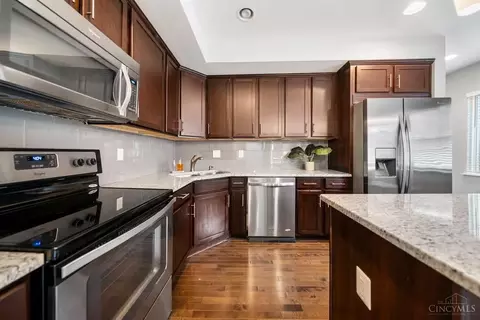 Kitchen - 2201 Reading Rd, Cincinnati, OH 45202 photo 8 of 12