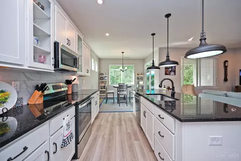 Kitchen - 1341 Brookchase Cir, Hamilton Township, OH 45039 photo 4 of 4