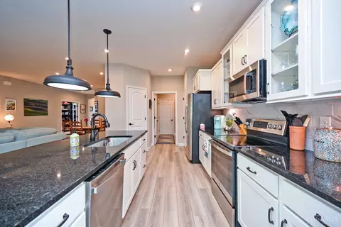 Kitchen - 1341 Brookchase Cir, Hamilton Township, OH 45039 photo 3 of 4