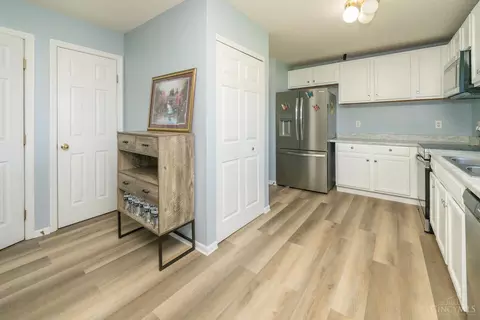 Entry Way - 12085 Brookway Dr, Cincinnati, OH 45240 photo 1 of 2